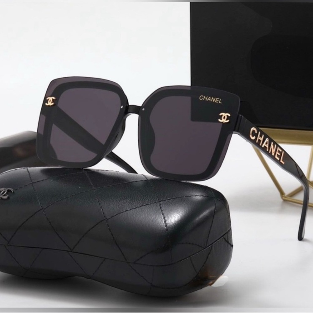 NWT Beautiful Authentic CHANEL Black Sunglasses With Gold Monogram Logo